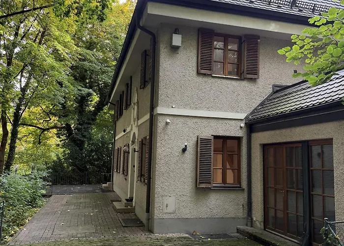 Historic Elegance And Modern Comfort *